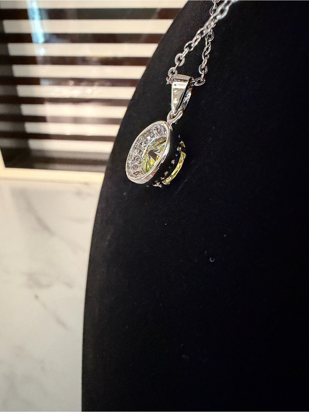 Yellow Green Glass Crystal Halo Pendant Necklace QVC Silver Tone - Picture 2 of 10